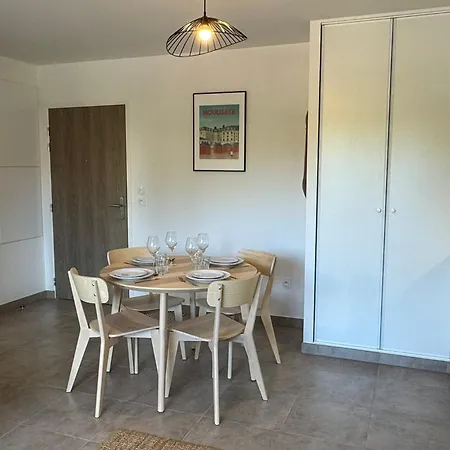 2 Pieces A Houlgate, Proche Plage, Avec Balcon Et Parking - Fr-1-487-382 Houlgate