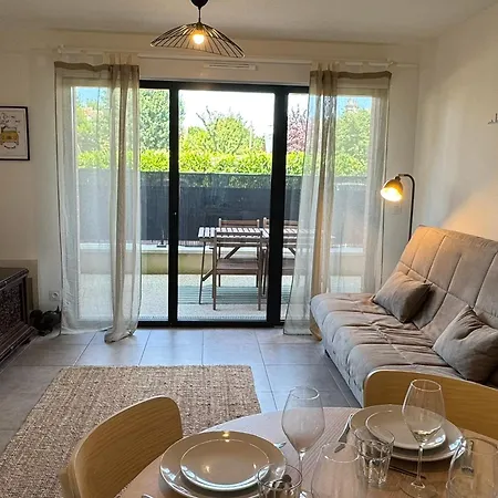 2 Pièces à Houlgate, Proche Plage, Avec Balcon Et Parking - Fr-1-487-382 *