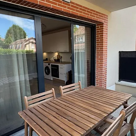 Appartamento 2 Pièces à Houlgate, Proche Plage, Avec Balcon Et Parking - Fr-1-487-382 *