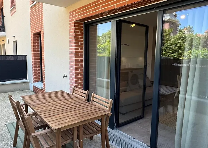2 Pièces à Houlgate, Proche Plage, Avec Balcon Et Parking - Fr-1-487-382 *