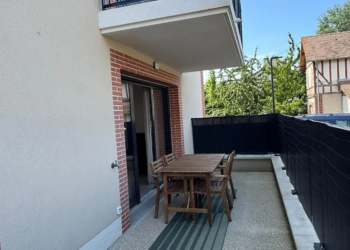 2 Pièces à Houlgate, Proche Plage, Avec Balcon Et Parking - Fr-1-487-382 Houlgate